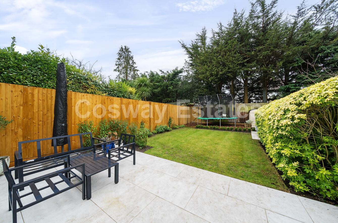 Brockenhurst Gardens, Mill Hill, NW7, London